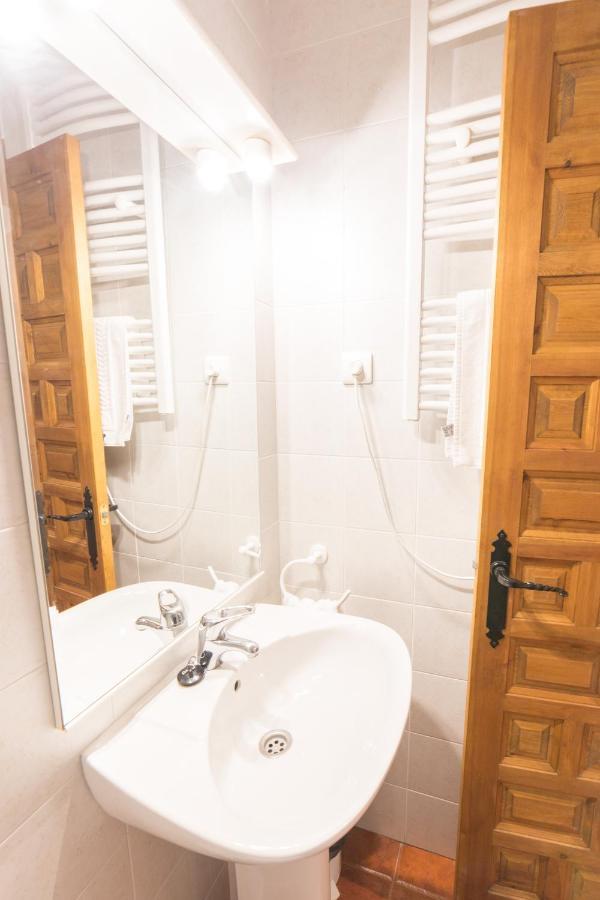 Apartamentos Rurales El Colvillo トリヨ エクステリア 写真