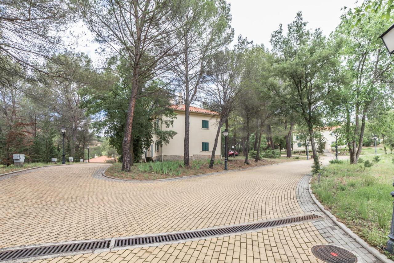 Apartamentos Rurales El Colvillo トリヨ エクステリア 写真
