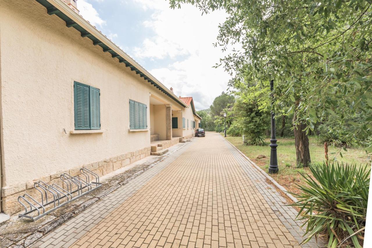 Apartamentos Rurales El Colvillo トリヨ エクステリア 写真